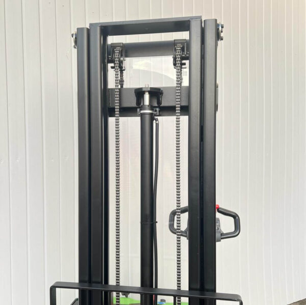 FULL ELECTRIC PALLET STACKER STRADDLE GREENPOWER ES12-25DM – 3600MM LIFT – 1200KGS - Image 3