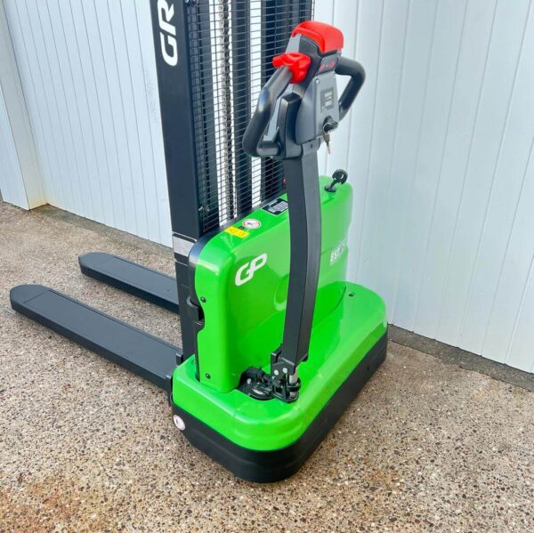 FULL ELECTRIC PALLET STACKER TRUCK GREENPOWER- EST 124 – 3600MM LIFT – 1200KGS - Image 5