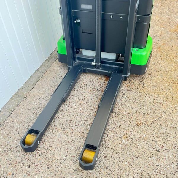 FULL ELECTRIC PALLET STACKER TRUCK GREENPOWER- EST 124 – 3600MM LIFT – 1200KGS - Image 2