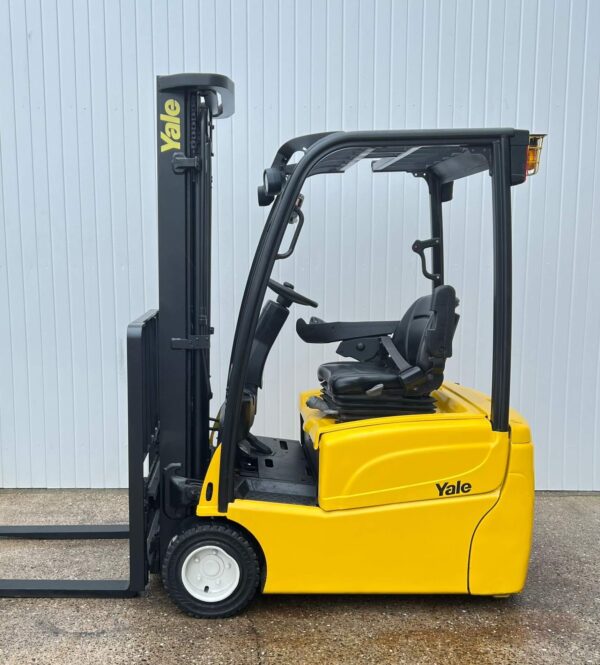 YALE ERP16VT 3 Wheel Electric Forklift