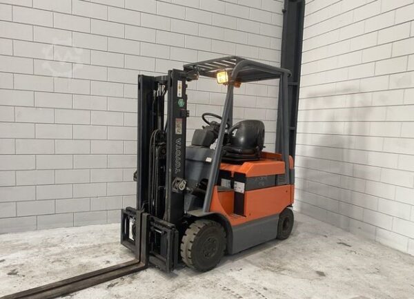 2008 Toyota 7FBMF16 electric forklift