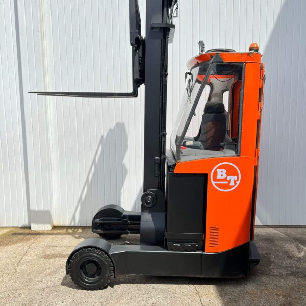 BT RRE160R USED IN/OUTDOOR REACH FORKLIFT TRUCK – 7500MM LIFT FULL CAB - Image 4