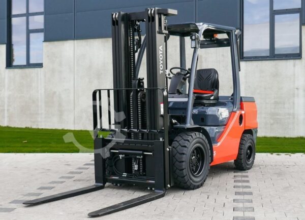 Diesel Forklift Toyota 52-8FDJF35