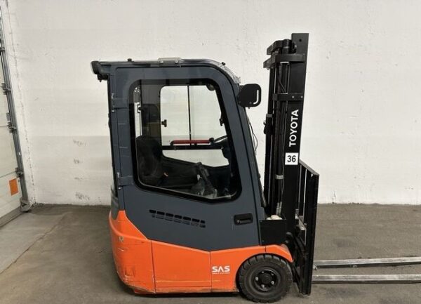 Electric 3-Wheel Forklift Toyota 7FBEST13 - Image 2