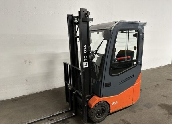 Electric 3-Wheel Forklift Toyota 7FBEST13 - Image 4