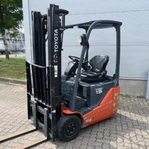 Electric 3-Wheel Forklift Toyota 8FBE15T