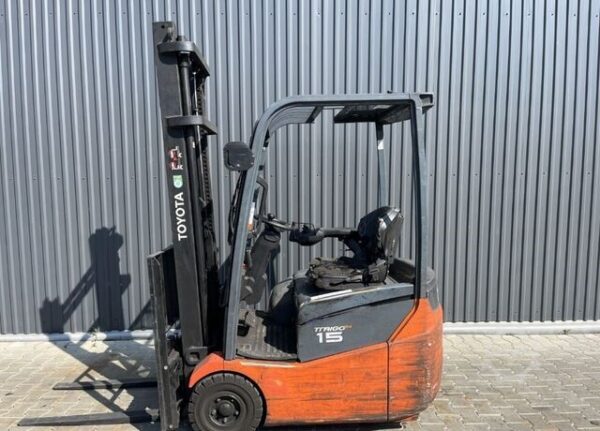 Electric 3-wheel forklift Toyota 7FBEST15 - Image 2