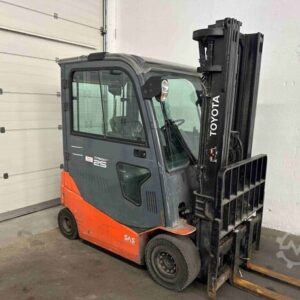 Electric 4-wheel forklift Toyota 8FBMKT25 - TRIPLEX 5 m