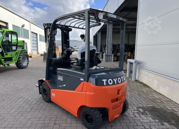 Electric 4-wheel forklift Toyota 8FBMT35 - TRIPLEX 5,5 m - Image 9