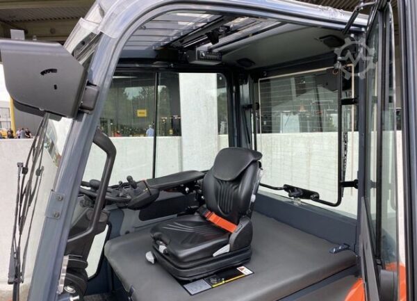 Electric 4-wheel forklift Toyota 8FBMT50 - Image 6