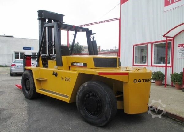 CATERPILLAR Forklift V250 - Image 3