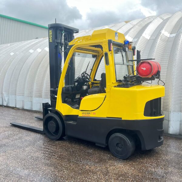 HYSTER S7.00XL USED GAS FORKLIFT – 3800MM LIFT - Image 4