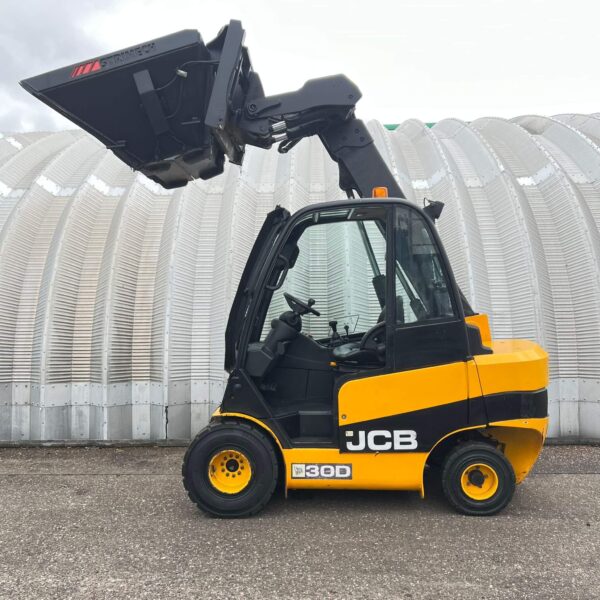 JCB TLT30D USED TELETRUK FORKLIFT – 4000MM LIFT – BAGGING BUCKET - Image 3