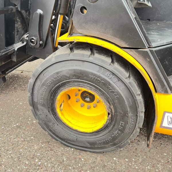 JCB TLT30D USED TELETRUK FORKLIFT – 4000MM LIFT – BAGGING BUCKET - Image 4