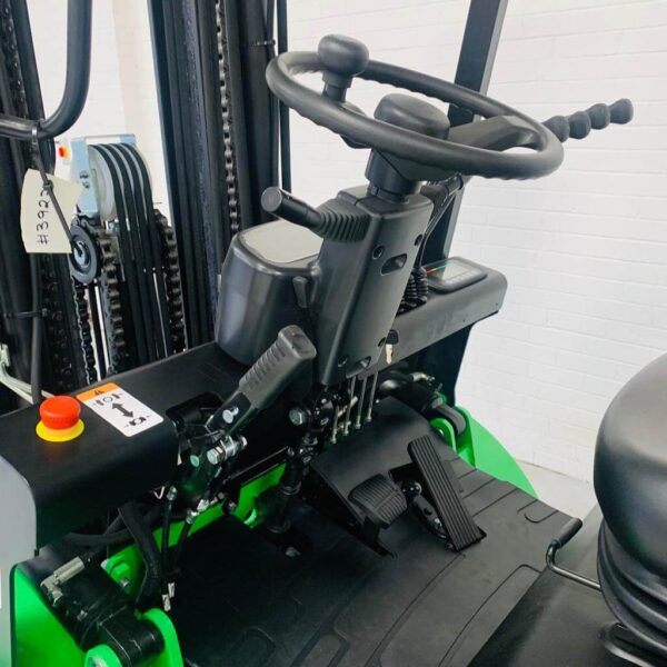 NEW EP EFL252 LITHIUM ELECTRIC FORKLIFT – 4800MM LIFT - Image 7