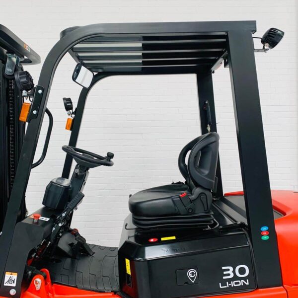 NEW EP EFL302 LITHIUM ELECTRIC FORKLIFT – 4800MM LIFT HEIGHT - Image 3