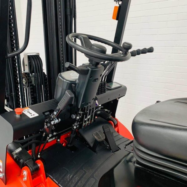 NEW EP EFL302 LITHIUM ELECTRIC FORKLIFT – 4800MM LIFT HEIGHT - Image 2