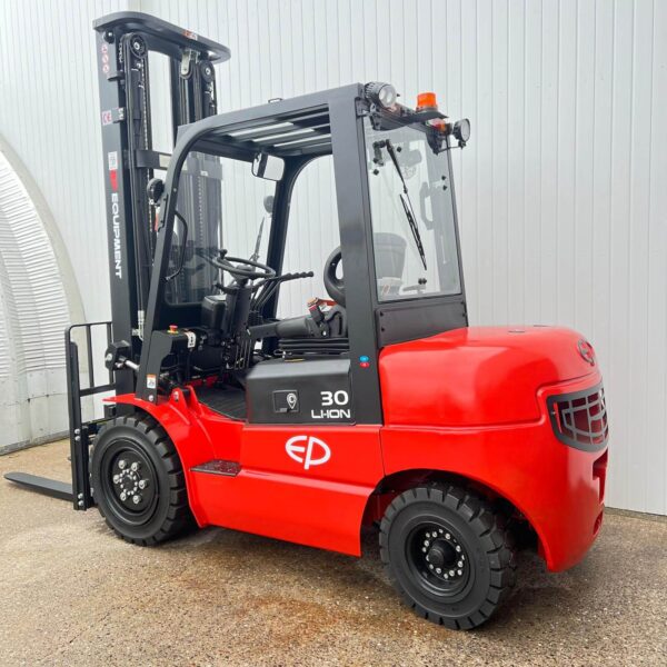 NEW EP EFL302 LITHIUM ELECTRIC FORKLIFT – HALF CAB - Image 10