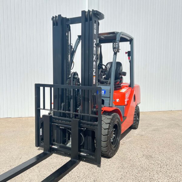 NEW NEXEN FGL35 DIESEL FORKLIFT – 4300MM LIFT - Image 5