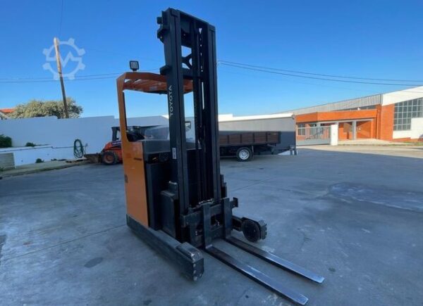 Toyota 7FBRE14N-3 Electric Forklift - Image 8