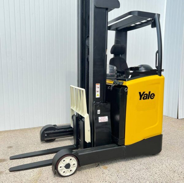 YALE MR14 USED REACH FORKLIFT TRUCK -8000MM LIFT - Image 2