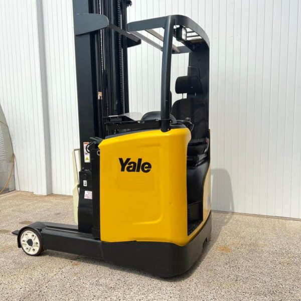 YALE MR14 USED REACH FORKLIFT TRUCK -8000MM LIFT - Image 12