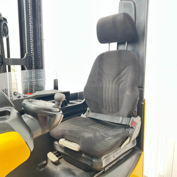 YALE MR14 USED REACH FORKLIFT TRUCK -8000MM LIFT - Image 7